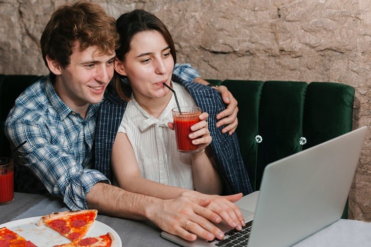 Do Looks Matter Most in Online Dating Today?